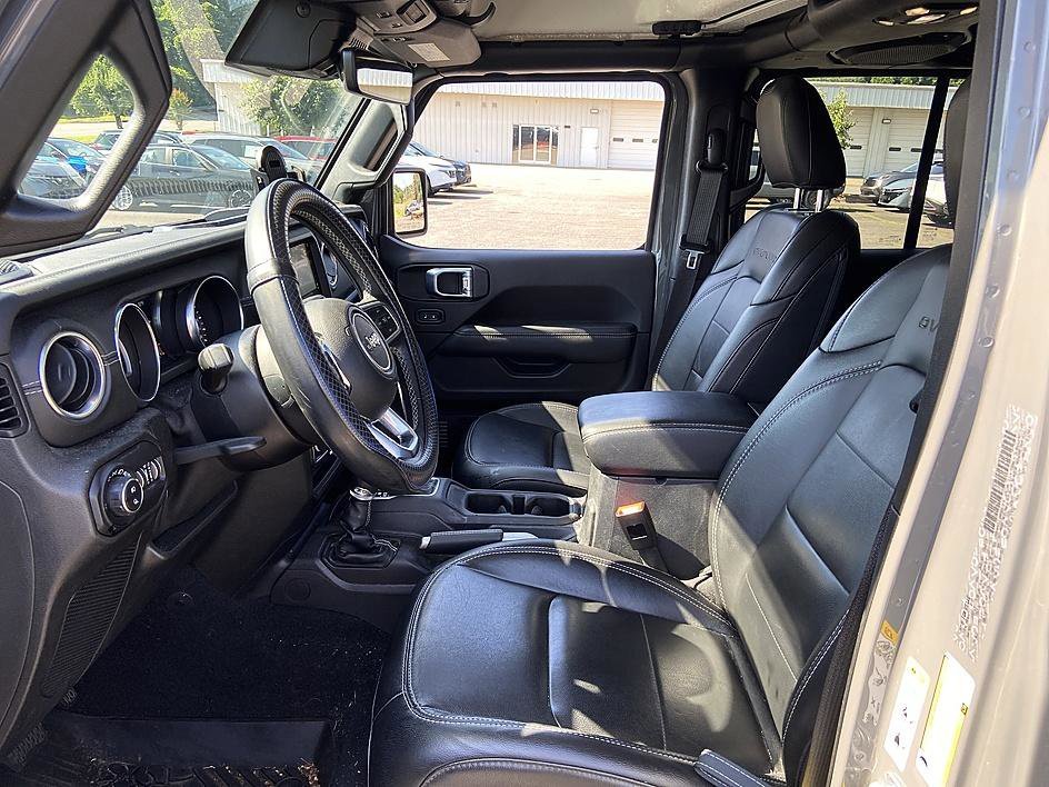 Used 2020 Sting-Gray Clearcoat Jeep Overland image 10