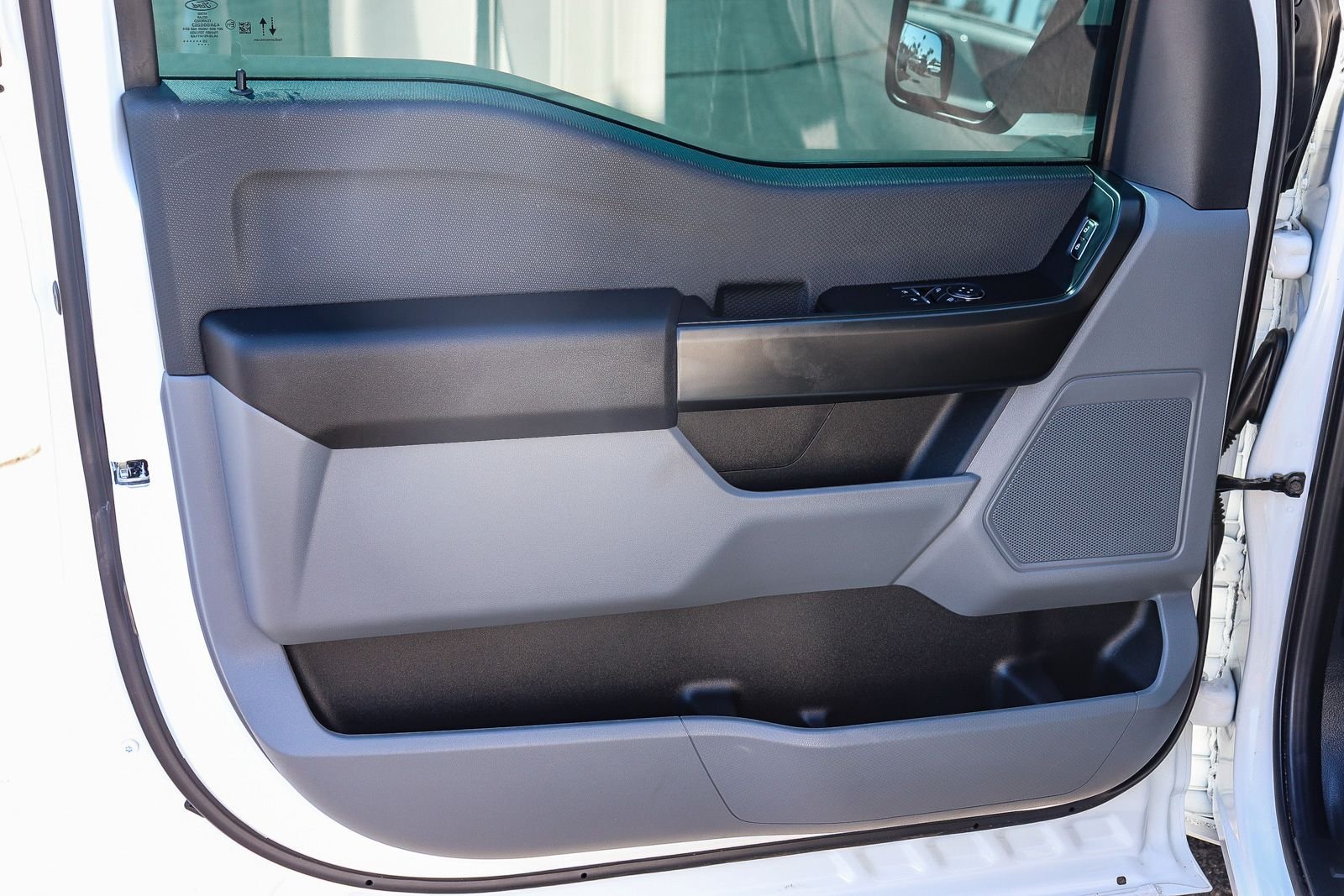 Certified Used 2025 Oxford White Ford XL image 20
