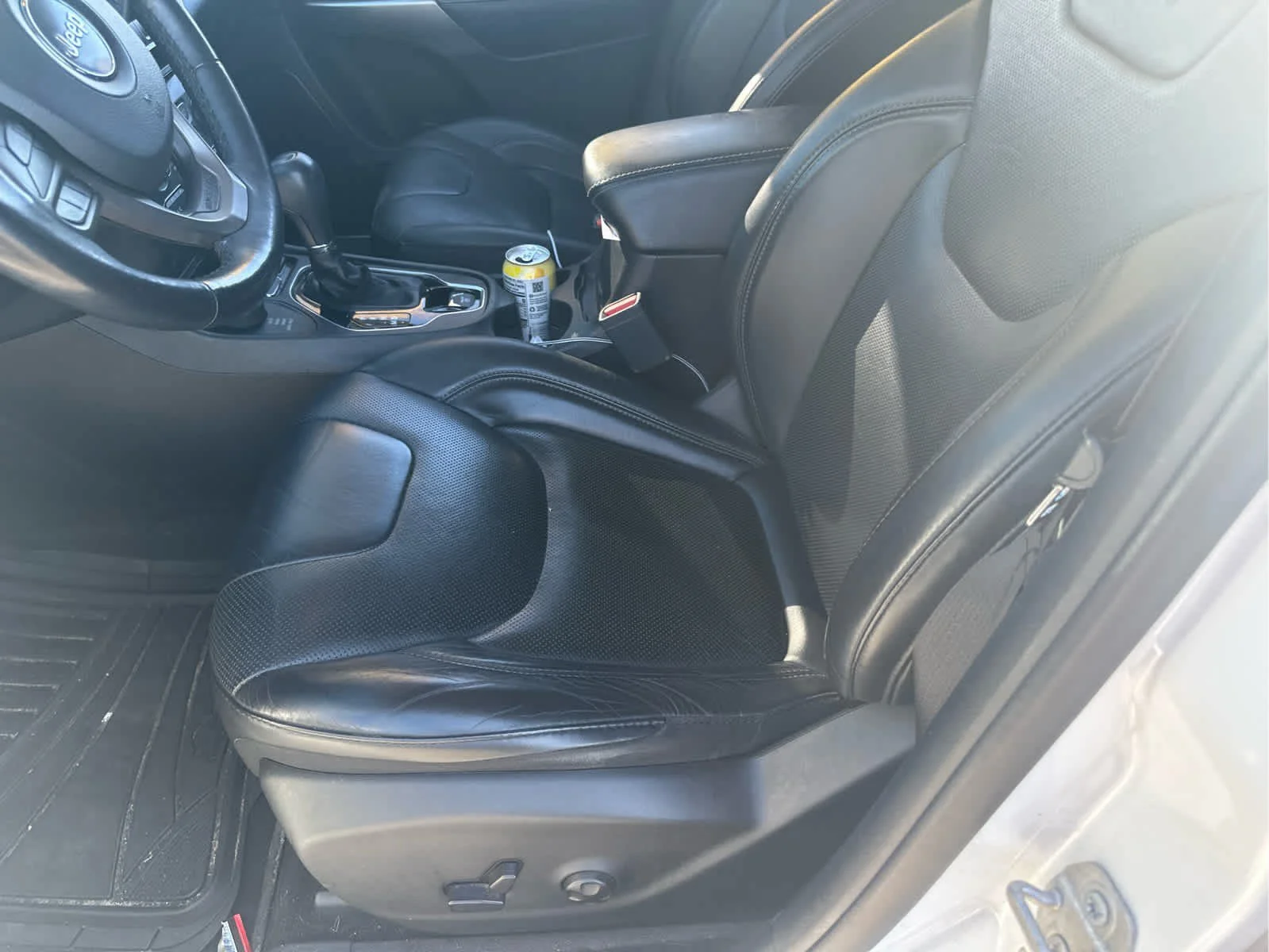 Used 2019 Bright White Clearcoat Jeep Limited image 10