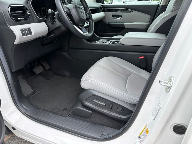 Used 2025 White Honda EX-L image 9