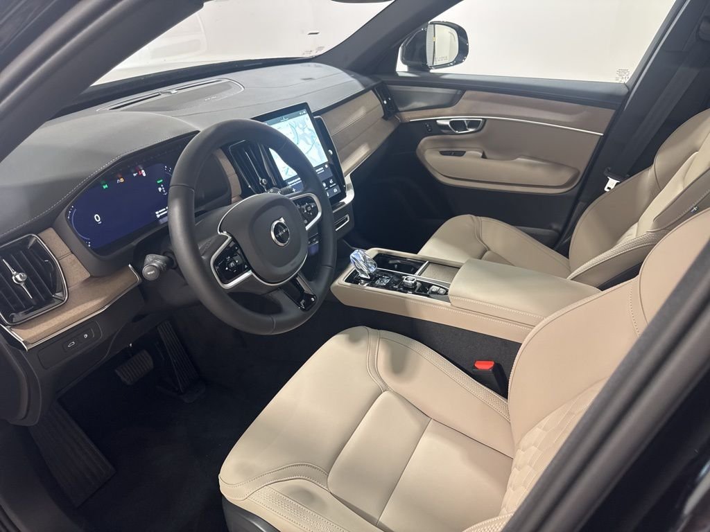2026 Volvo XC90 Plus - Photo 18