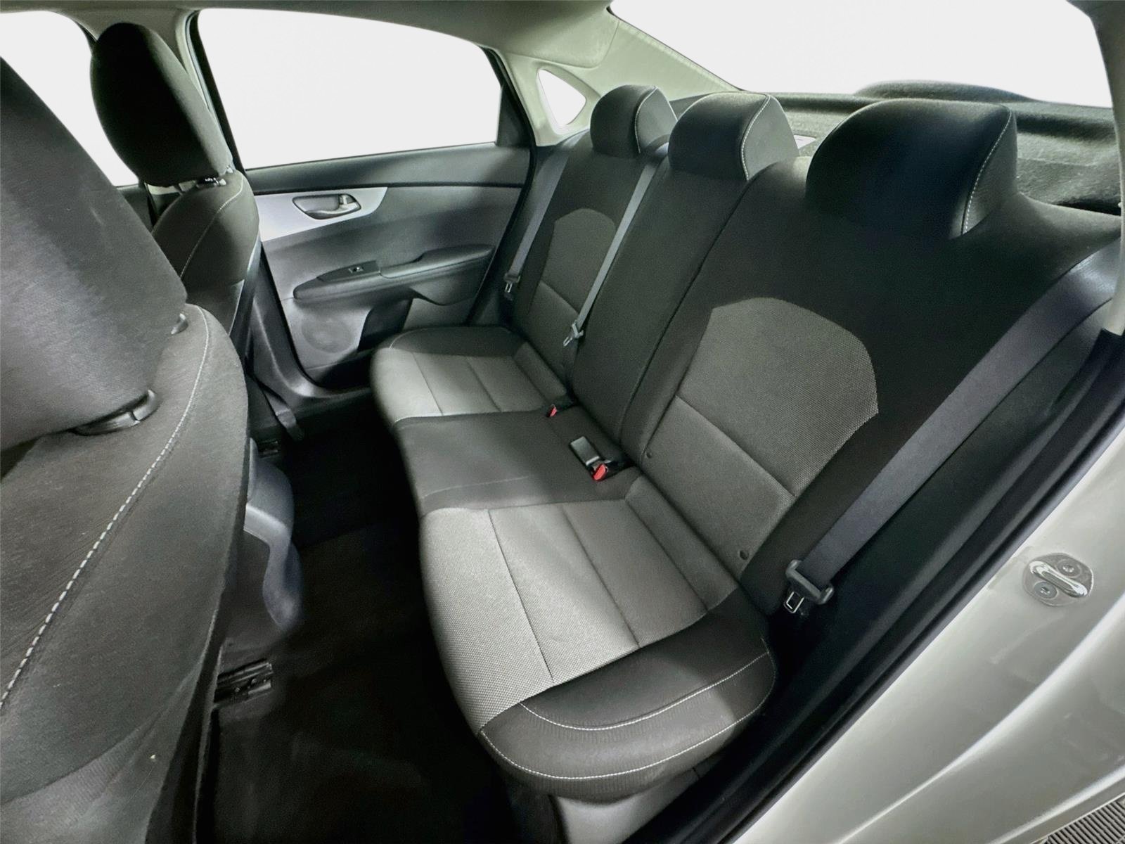 Used 2023 Snow White Pearl Kia LXS image 20