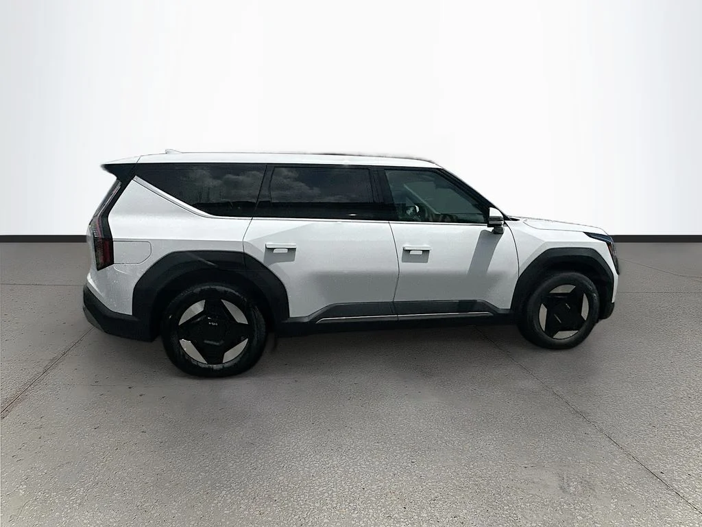 New 2026 Glacial White Pearl Kia Light Long Range RWD image 8