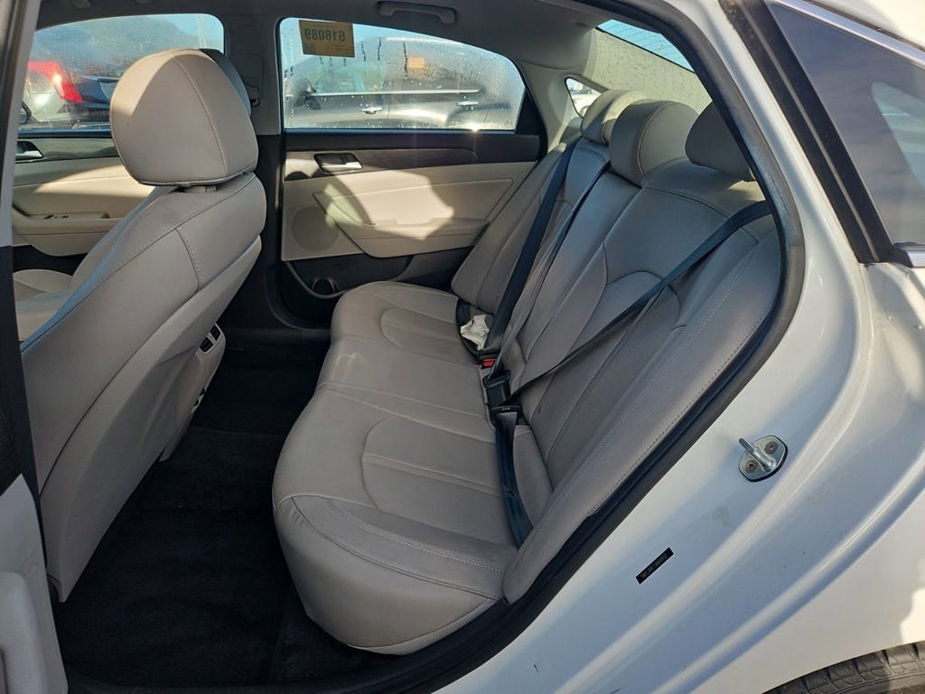 Used 2018 White Hyundai Limited image 9