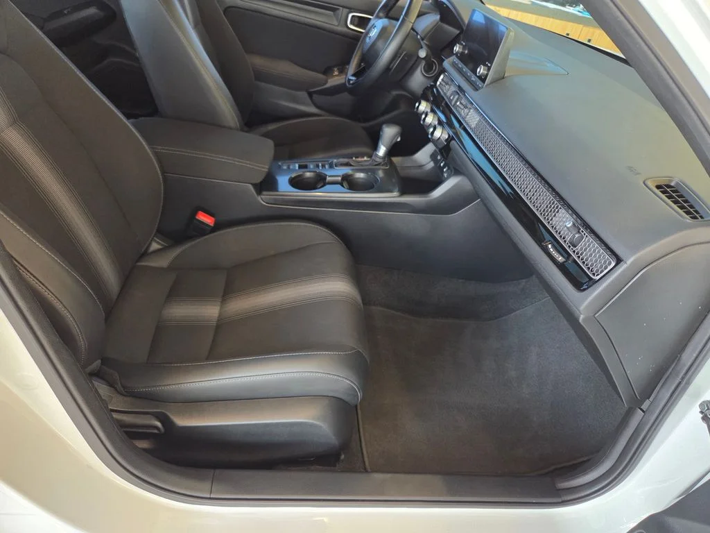 2025 Honda Civic Hatchback Sport - Photo 20
