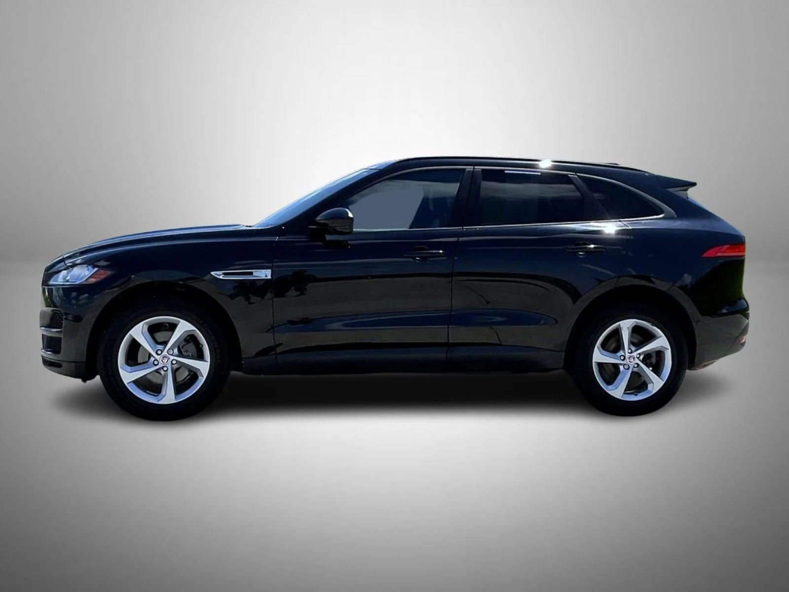 Used 2018 Black Jaguar 20d Premium image 8