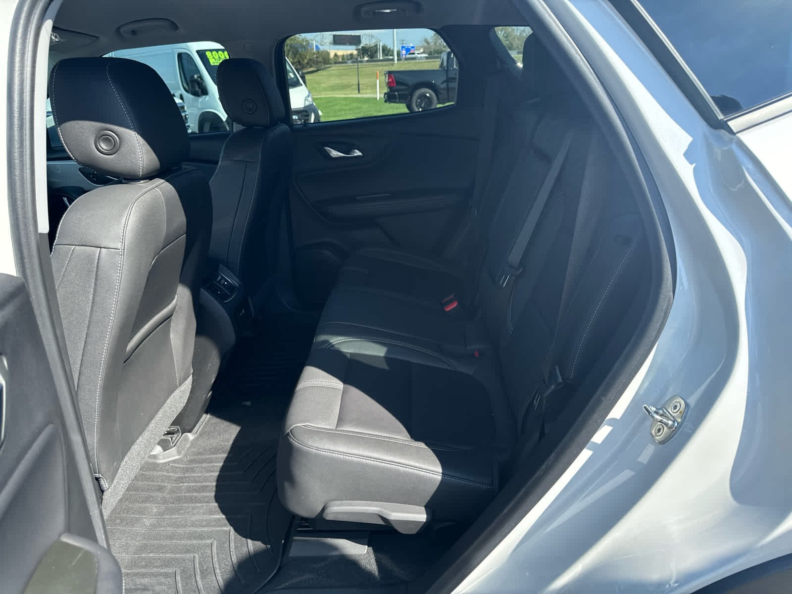 Used 2023 Iridescent Pearl Tricoat Chevrolet LT image 10