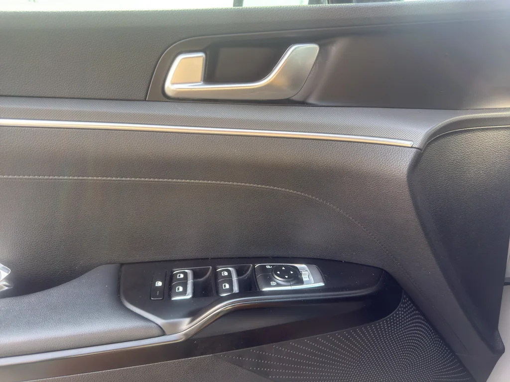 Used 2024 Wolf Gray Kia GT-Line image 11