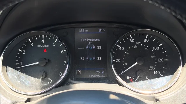 Used 2018 Glacier White Nissan SV image 10