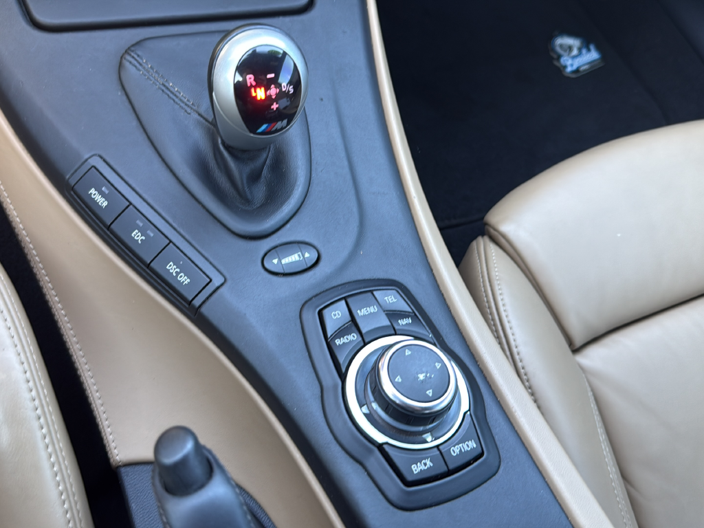 Used 2011  BMW Base image 28