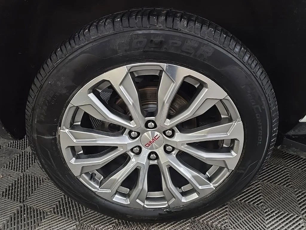 Used 2022 White GMC Denali image 15