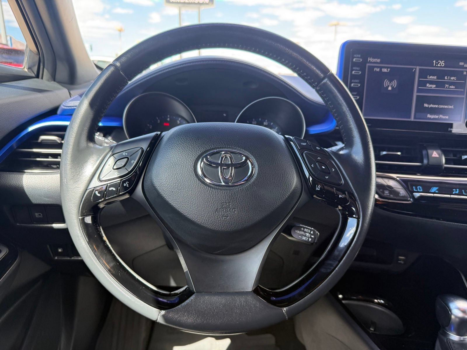 2022 Toyota C-HR XLE - Photo 17