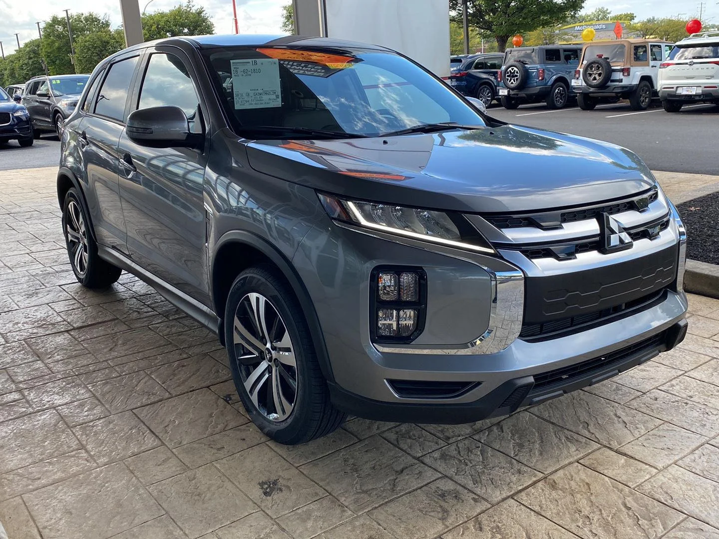 New 2027 Mercury Gray Metallic Mitsubishi 2.0 SE AWC image 3