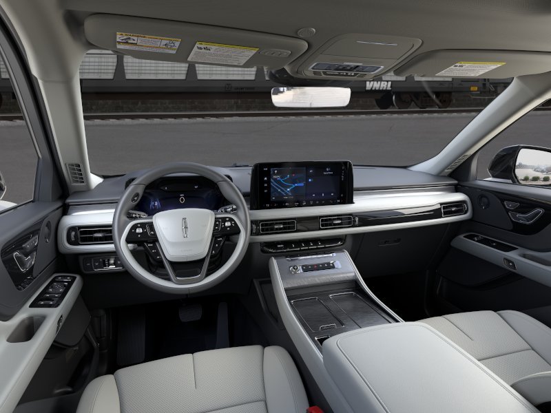 New 2026 Pristine White Metallic Tri-Coat Lincoln Premiere® image 9