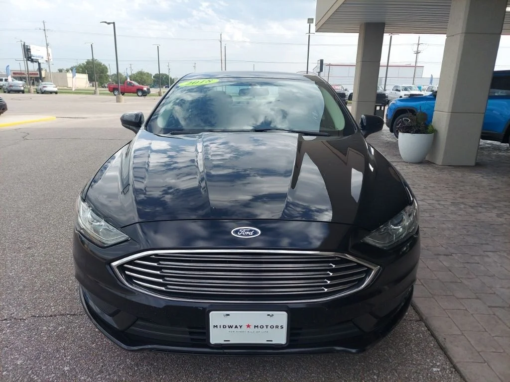 Used 2018 Ford Fusion SE with VIN 3FA6P0HD1JR190184 for sale in Hutchinson, KS