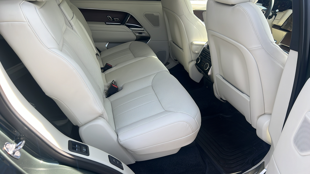 New 2026 Green Land Rover SE 7 Seats image 18