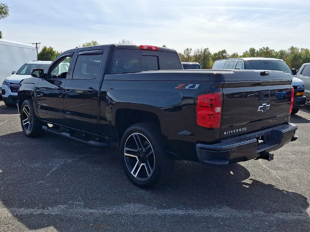 Used 2018 BLACK Chevrolet LT image 8