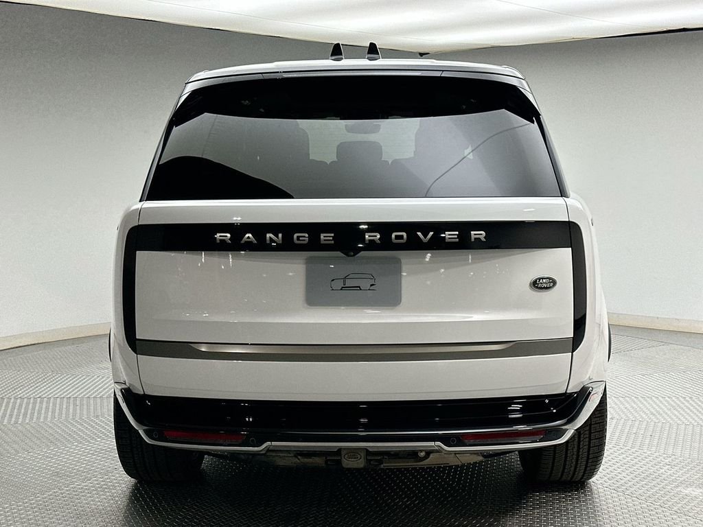 Certified Used 2023 Fuji White Land Rover SE image 12