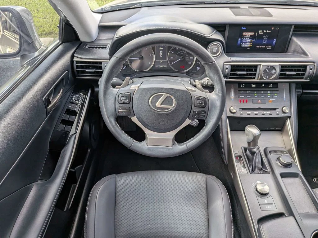Used 2019 Silver Lexus 300 image 11