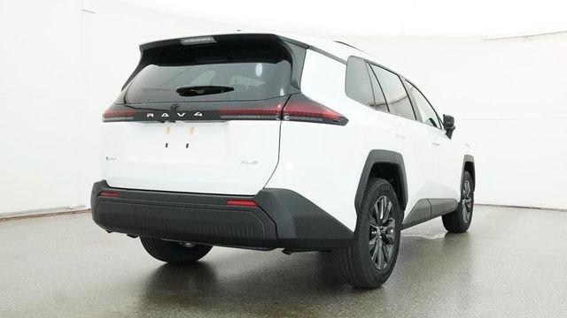 New 2026 Ice Cap Toyota XLE Premium image 21