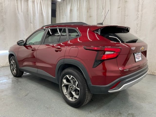 Used 2025 Red Chevrolet LT image 5