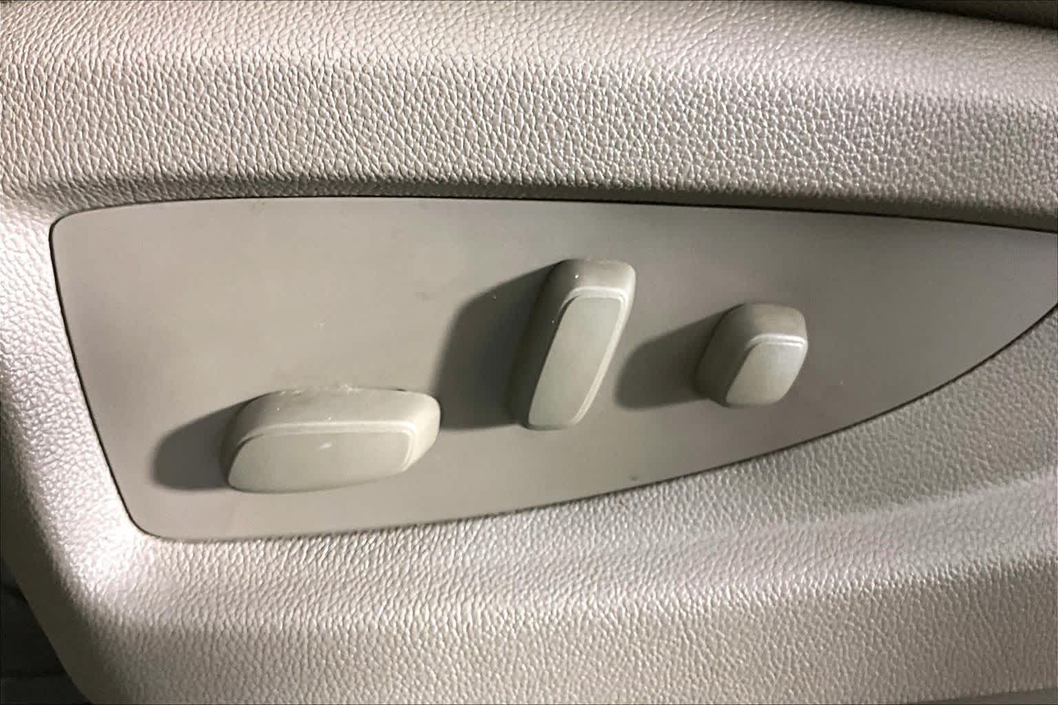 Used 2015 Summit White Chevrolet LT image 30