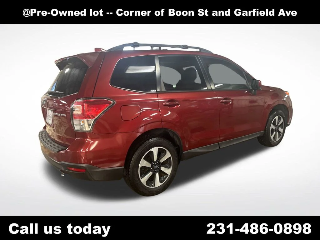 Used 2018 Red Subaru 2.5i Premium image 5