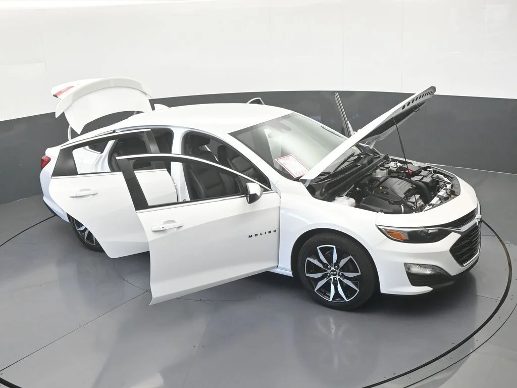 Used 2024 Summit White Chevrolet RS image 63