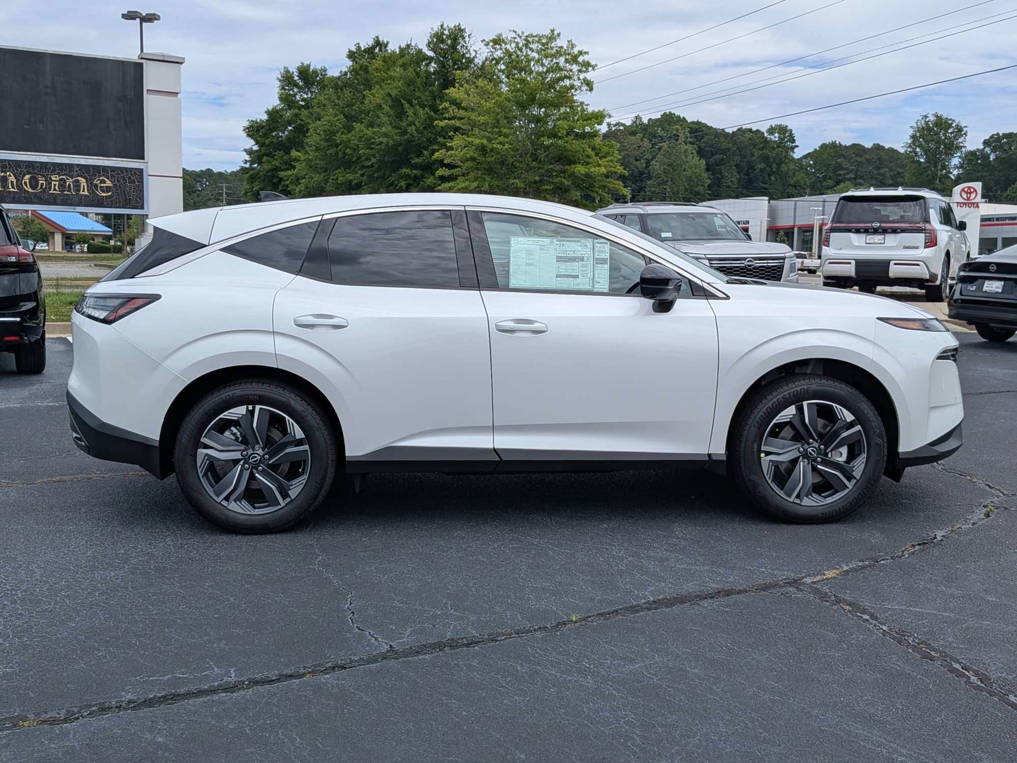 New 2026 White Nissan SL image 2