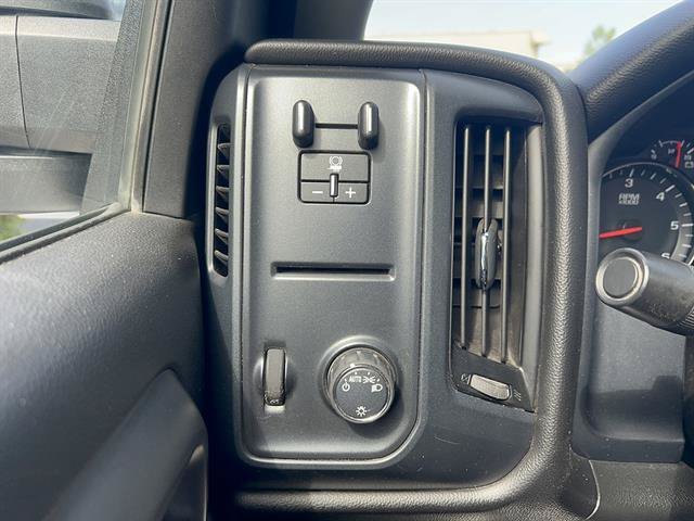 Used 2018 SUMMIT WHITE Chevrolet Work Truck image 21