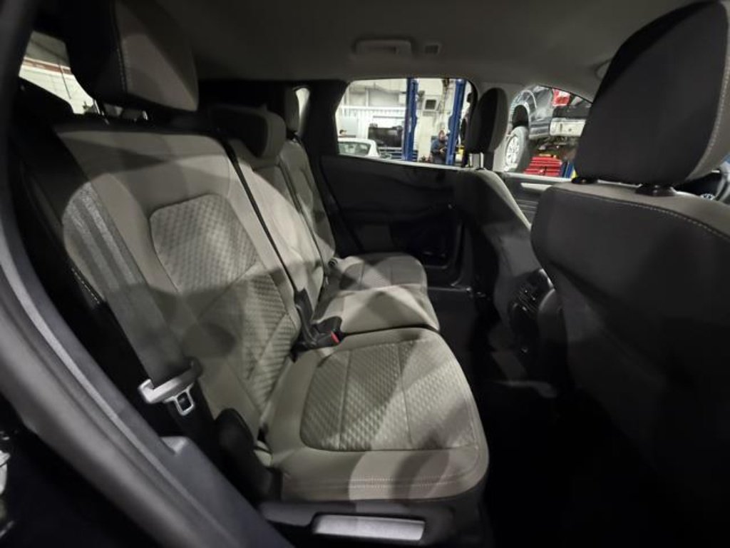 Used 2022 Agate Black Ford SE image 28