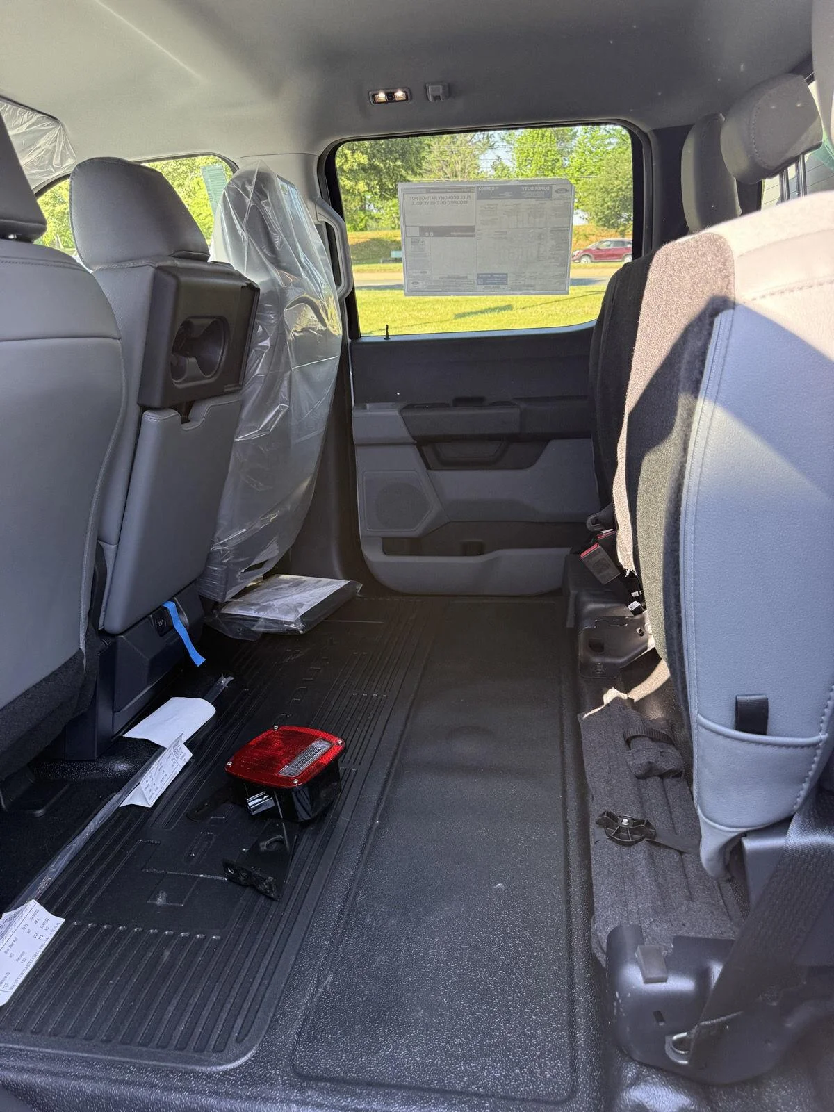 New 2026 Oxford White Ford XL image 14