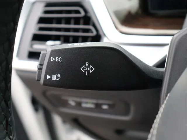 New 2026 Mineral White Metallic BMW xDrive40i image 36