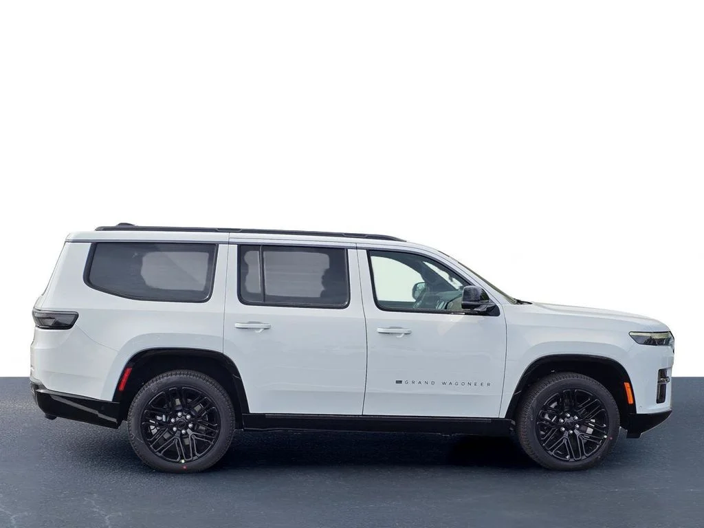 New 2026 Bright White Clear-Coat Exterior Paint Jeep Limited Reserve image 7