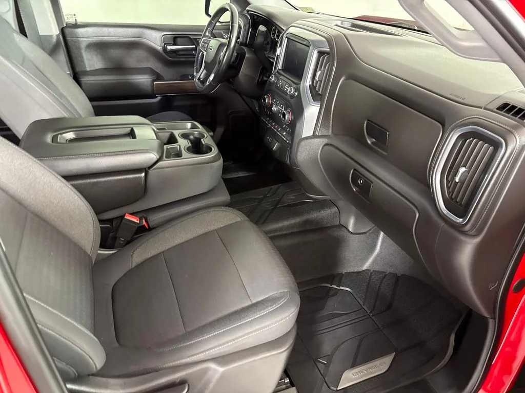 Used 2020 Red Chevrolet RST image 23