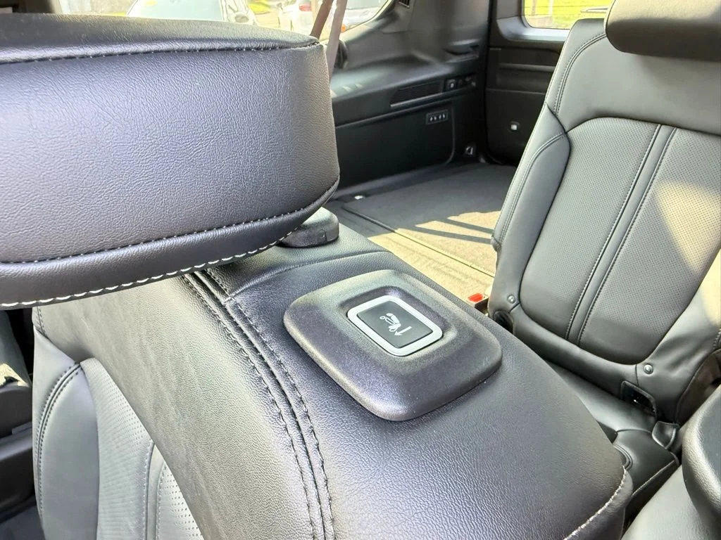 New 2026 Baltic-Gray Metallic Clear-Coat Exterior Paint Jeep Limited Altitude image 26