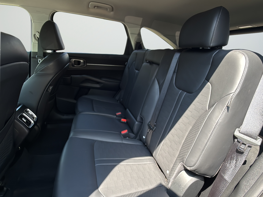 Used 2025 Black Kia S image 27