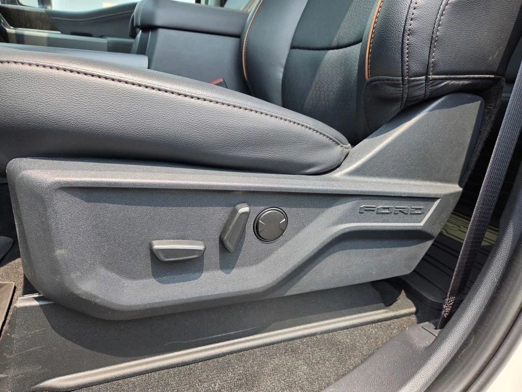 New 2026 Star White Metallic Tri-Coat Ford F-350® Lariat® image 18