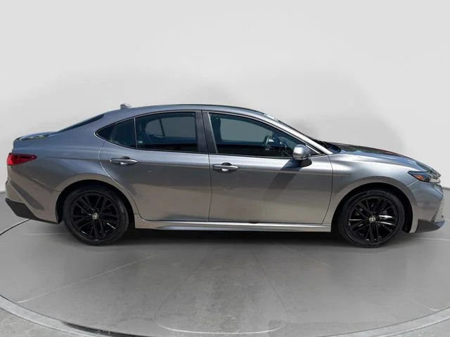 Used 2025  Toyota SE image 2
