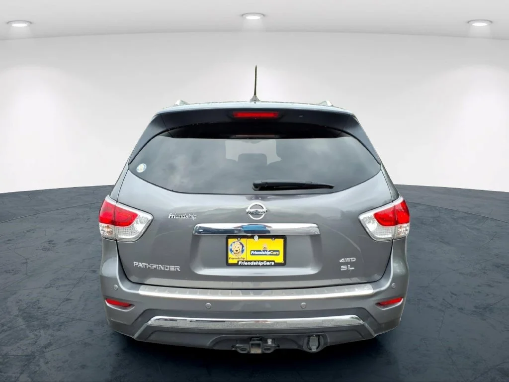 Used 2016 Gray Nissan SL image 7
