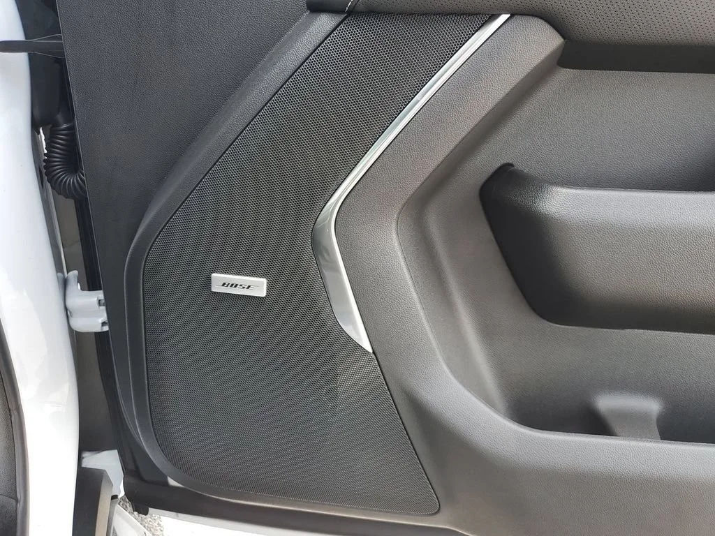 New 2026 Polar White Tricoat Chevrolet Premier image 28