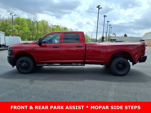 New 2026 Molten Red Pearl-Coat Exterior Paint RAM Tradesman image 4