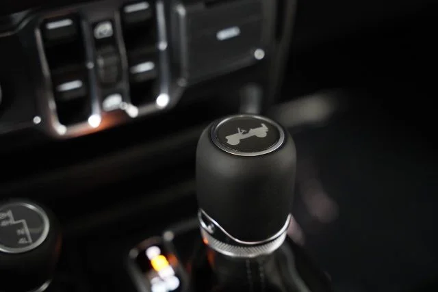 2025 Jeep Wrangler 4-Door Sahara - Photo 15