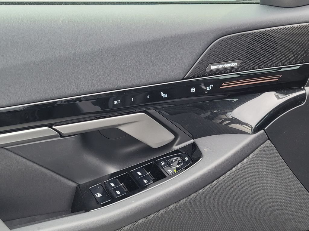 2026 BMW 5 Series 530i - Photo 18