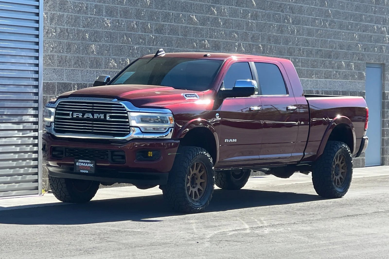 Used 2020 Delmonico Red Pearlcoat Ram Laramie image 7