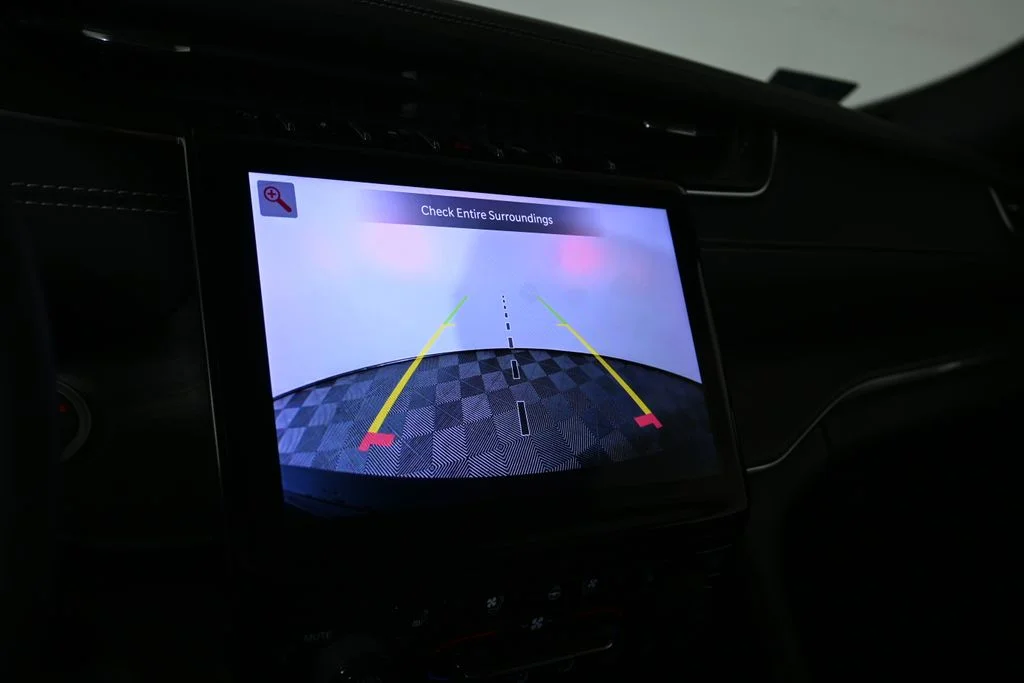 2023 Jeep Grand Cherokee Overland - Photo 24
