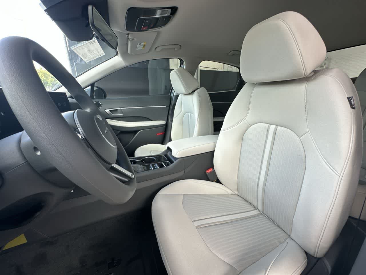 Used 2026 Transmission Blue Hyundai SE image 14