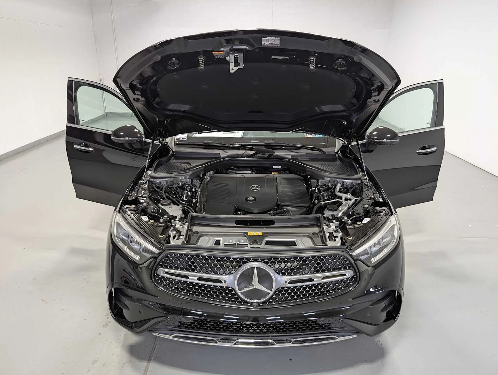 New 2026  Mercedes-Benz GLC 300 image 11