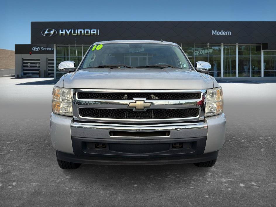 Used 2010 Sheer Silver Metallic Chevrolet LT image 2
