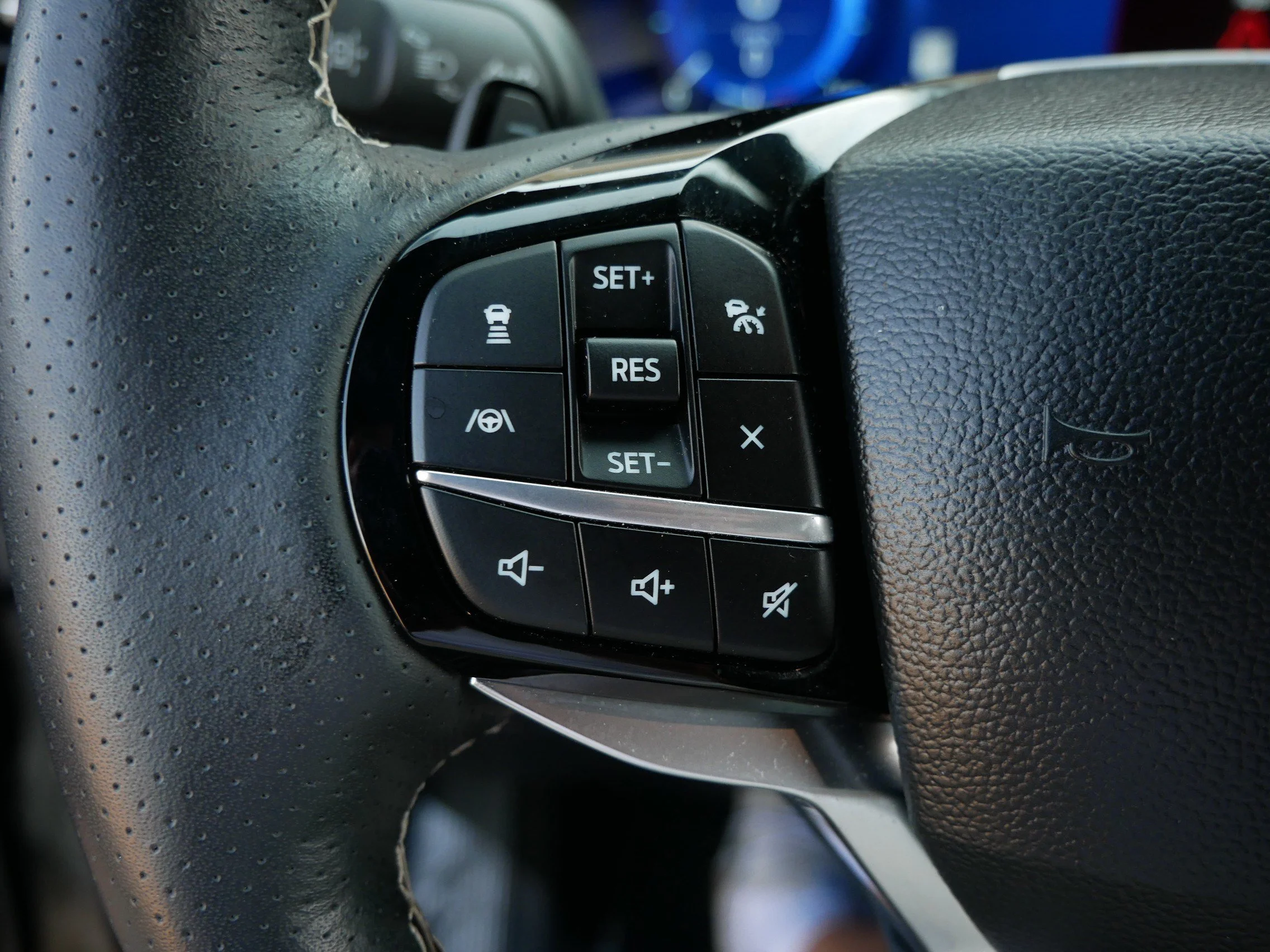 Used 2023 Star White Metallic Tri-Coat Ford ST image 28